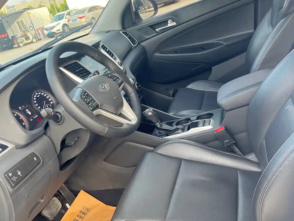 Hyundai Tucson 2018 — фото 15