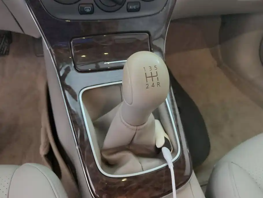 Nissan Sylphy 2013 — фото 16