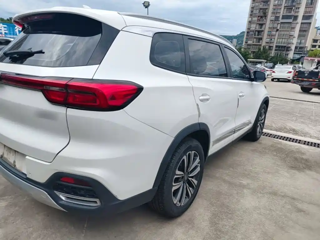 Chery Tiggo 8 2019 — фото 8