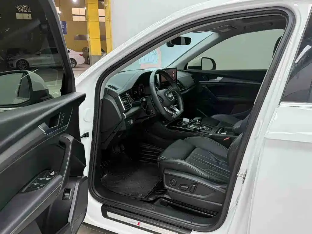 Audi Q5L 2022 — фото 10