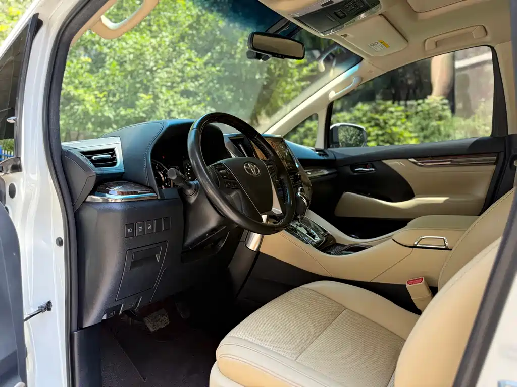 Toyota Alphard 2018 — фото 7