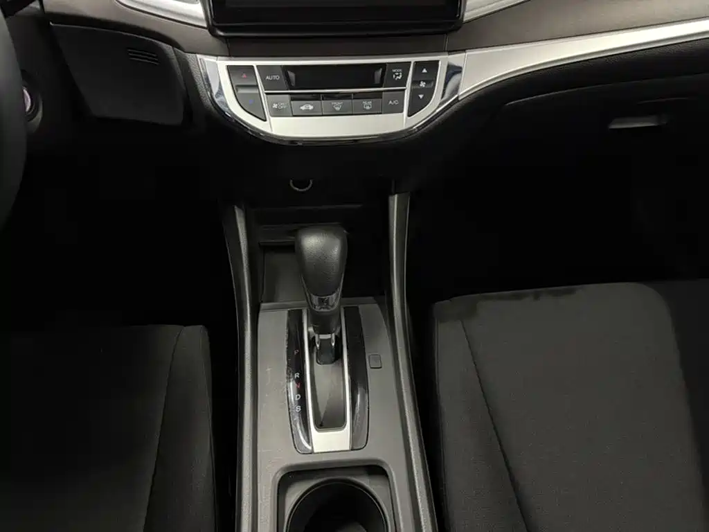 Honda Jade 2018 — фото 10