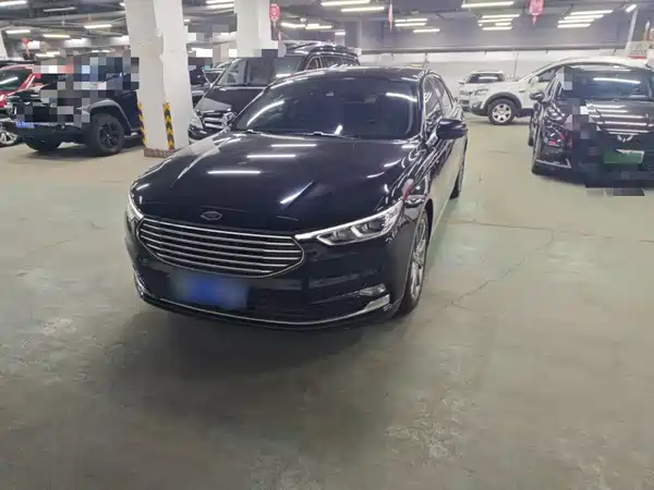 Ford Taurus 2021