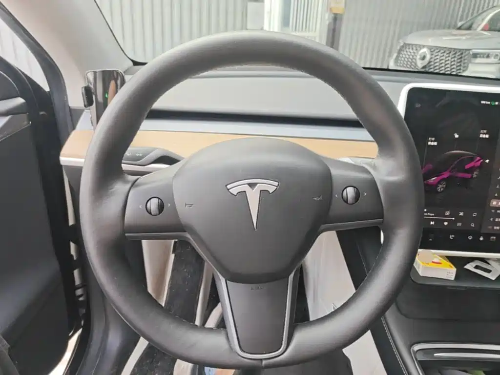 Tesla Model Y 2022 — фото 11