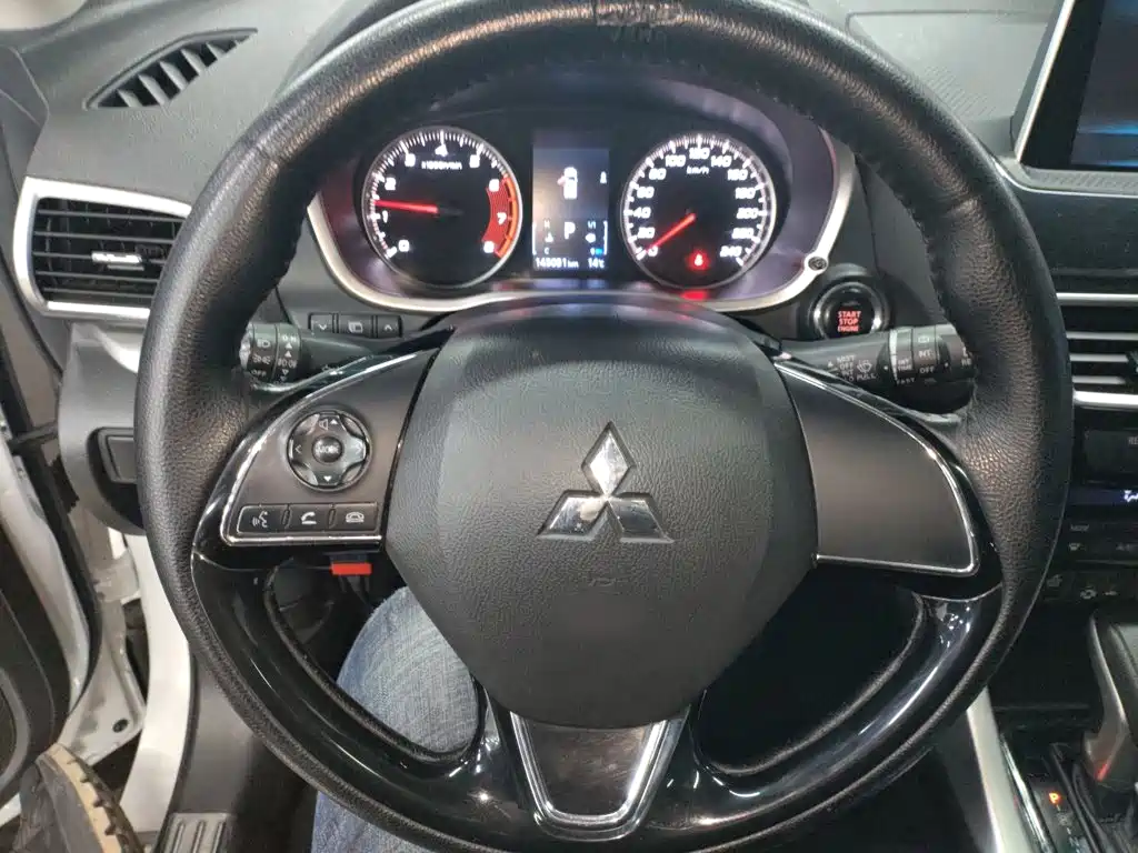 Mitsubishi Eclipse Cross 2019 — фото 11