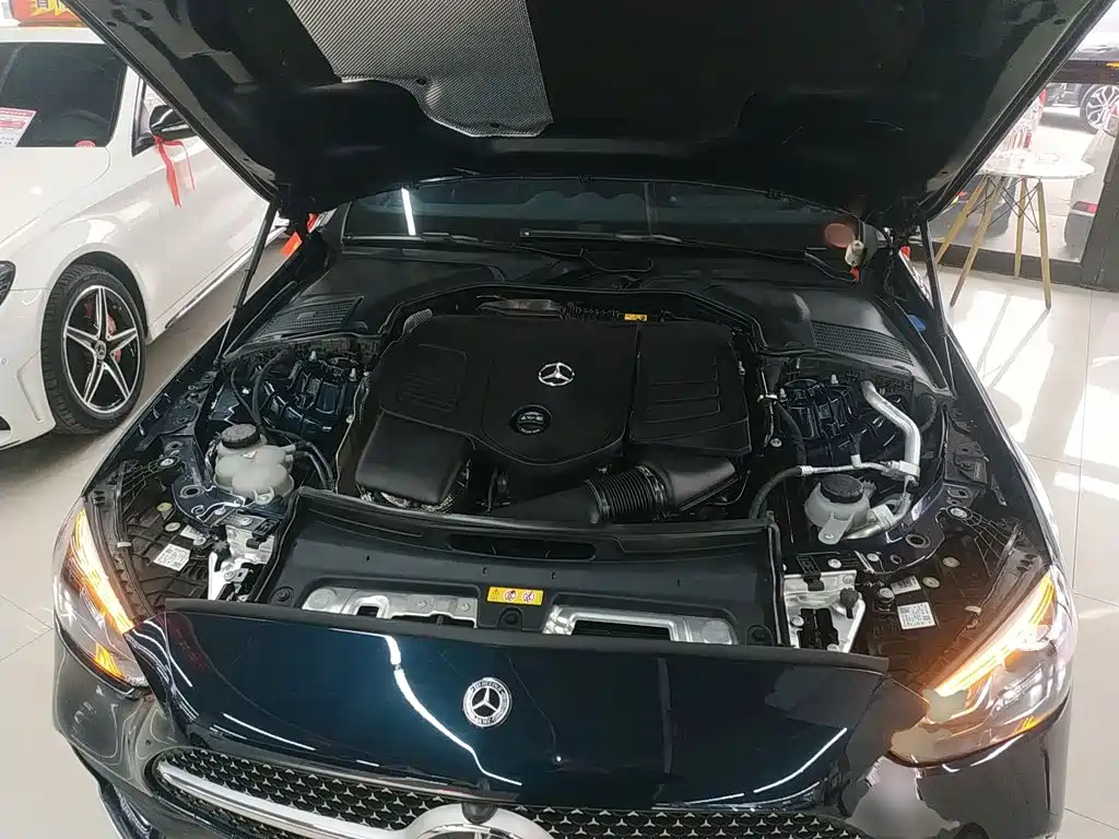 Mercedes-Benz C-Class 2024 — фото 16