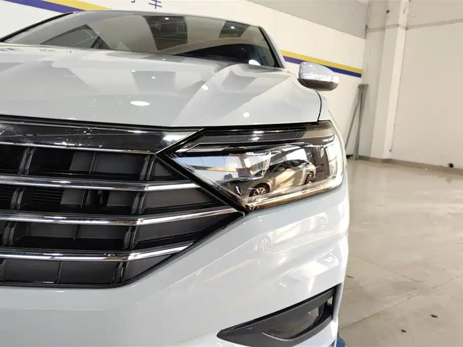 Volkswagen Sagitar 2021