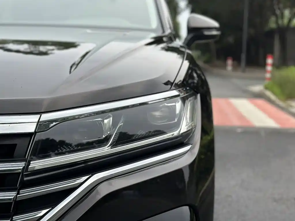 Volkswagen Touareg 2020 — фото 17