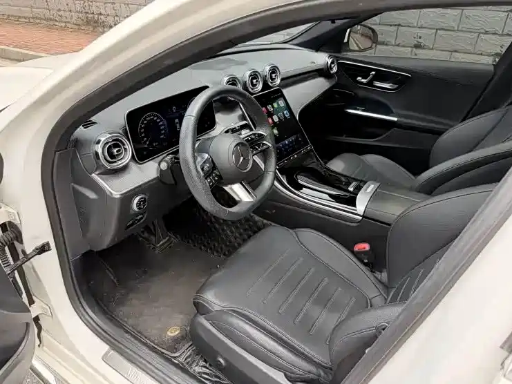 Mercedes-Benz C-Class 2023 — фото 4