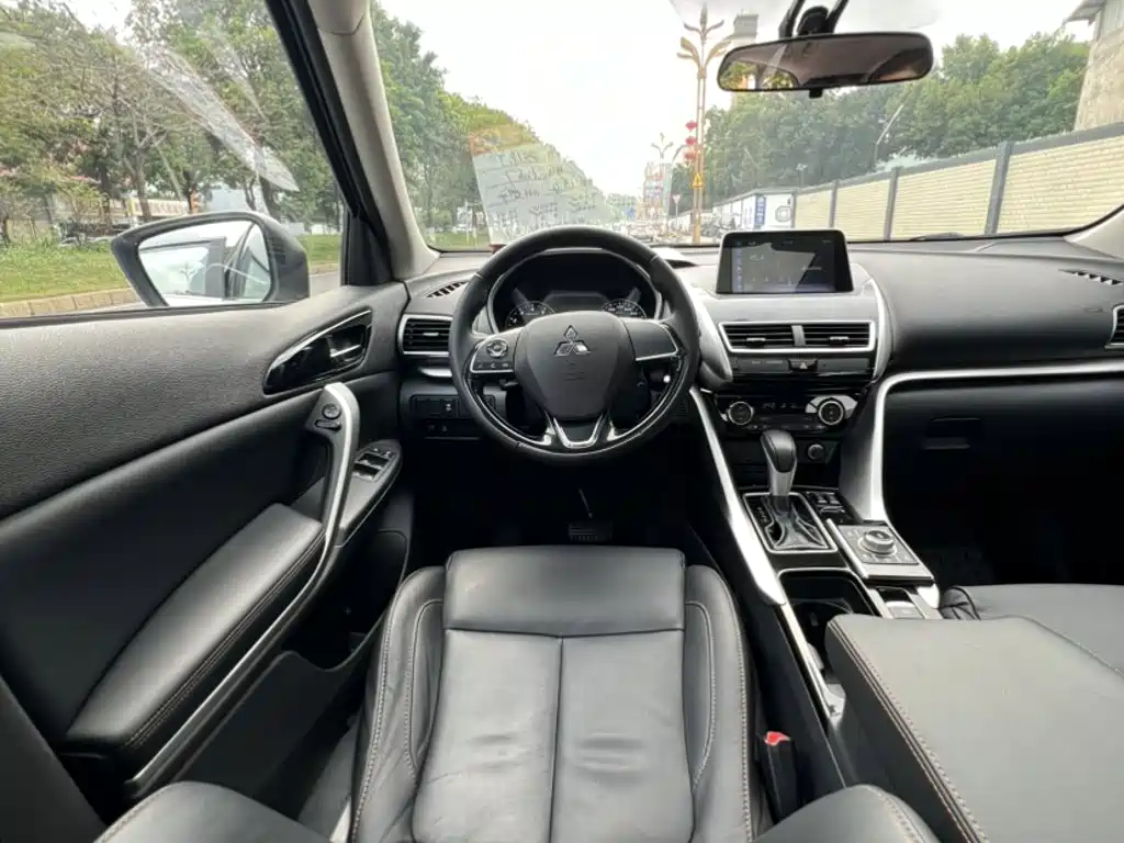 Mitsubishi Eclipse Cross 2019 — фото 17