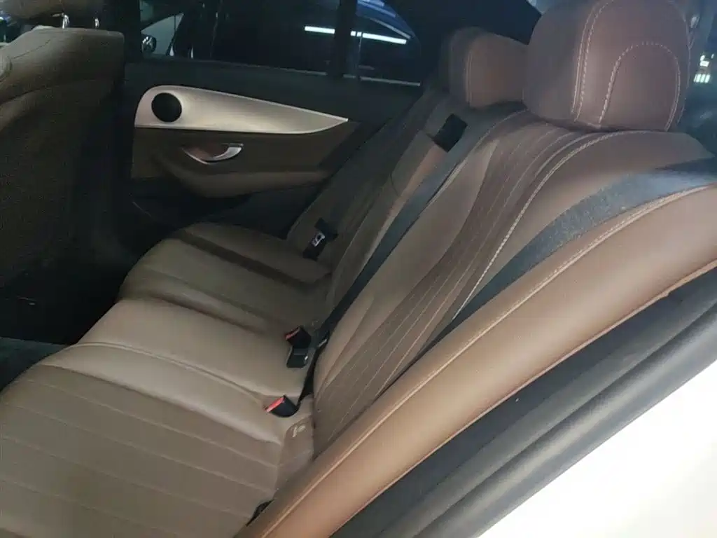 Mercedes-Benz E-Class 2020 — фото 17