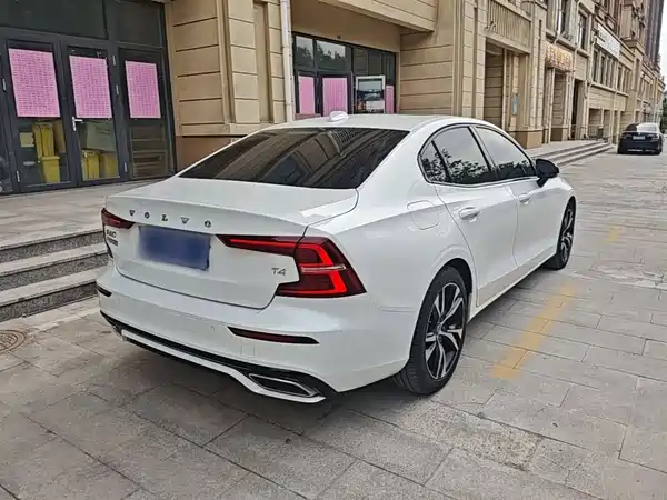 Volvo S60 2021