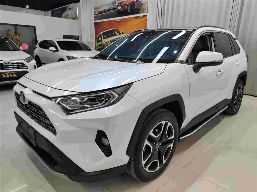 Toyota RAV4 2020 — фото 1