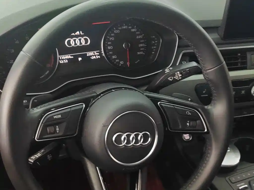 Audi A4L 2019 — фото 15