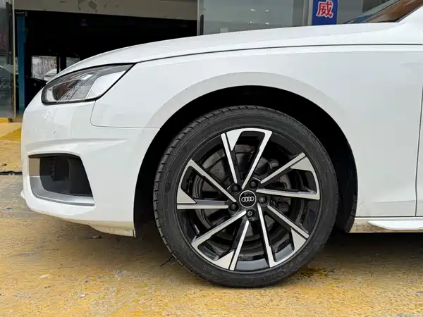Audi A4L 2023