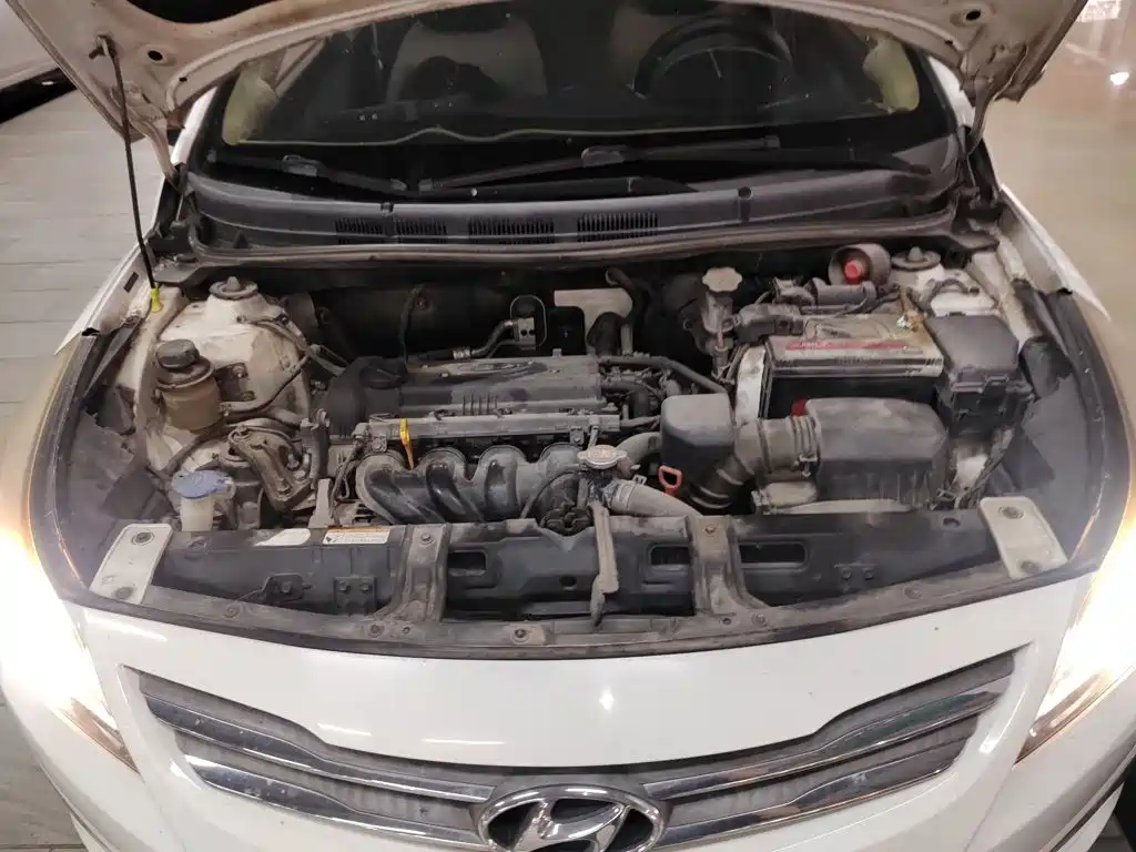 Hyundai Verna 2015 — фото 20