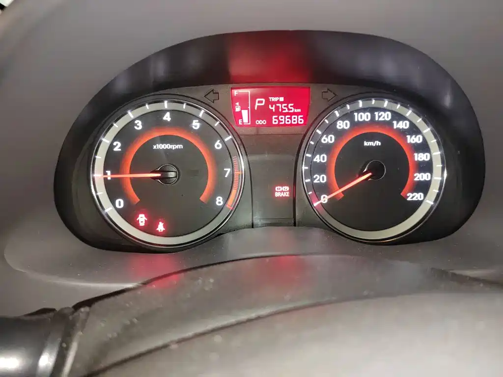 Hyundai Verna 2015 — фото 12