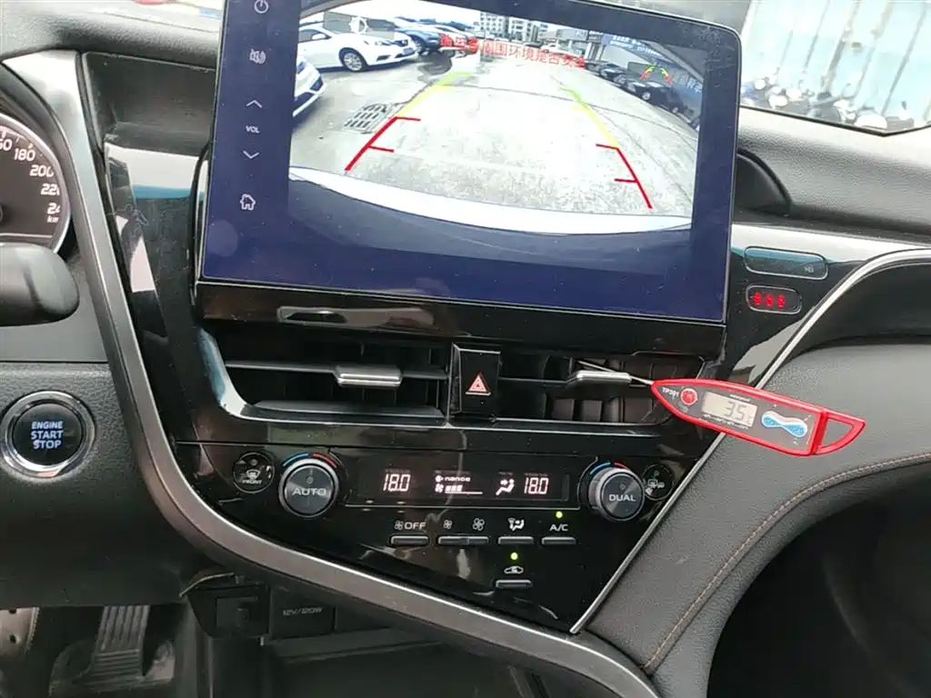 Toyota Camry 2021 — фото 13