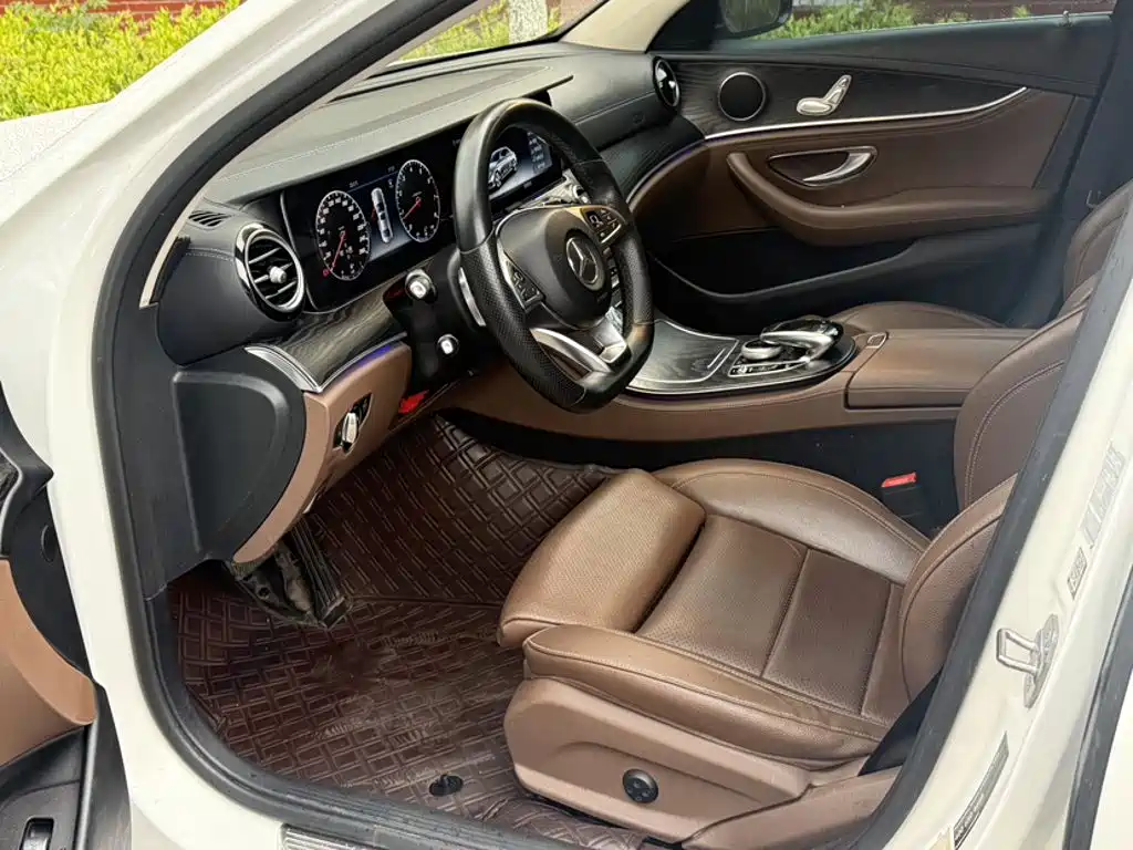 Mercedes-Benz E-Class 2018 — фото 10
