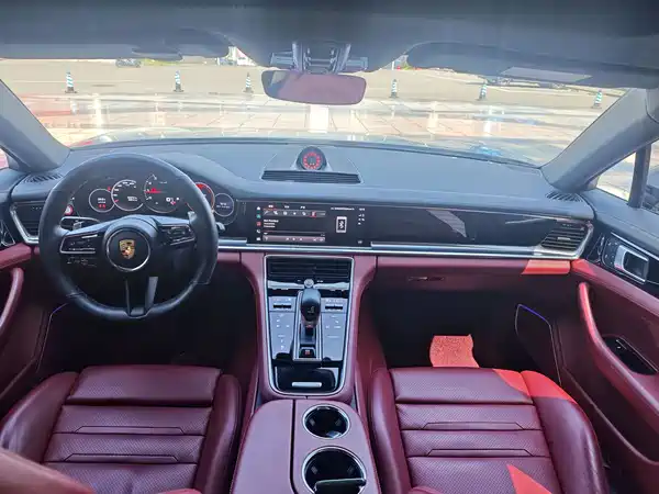 Porsche Panamera 2022