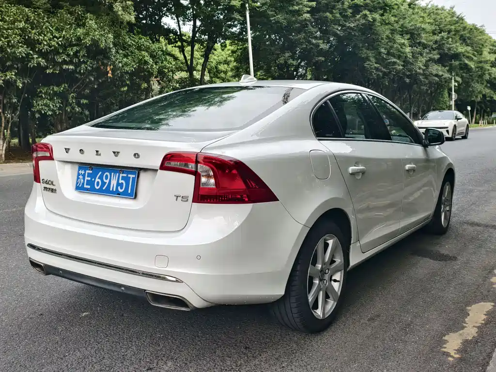 Volvo S60 2017 — фото 6