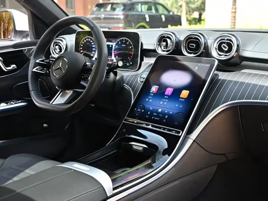 Mercedes-Benz C-Class 2025 — фото 11