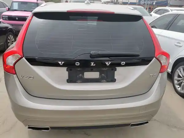 Volvo V60 2015