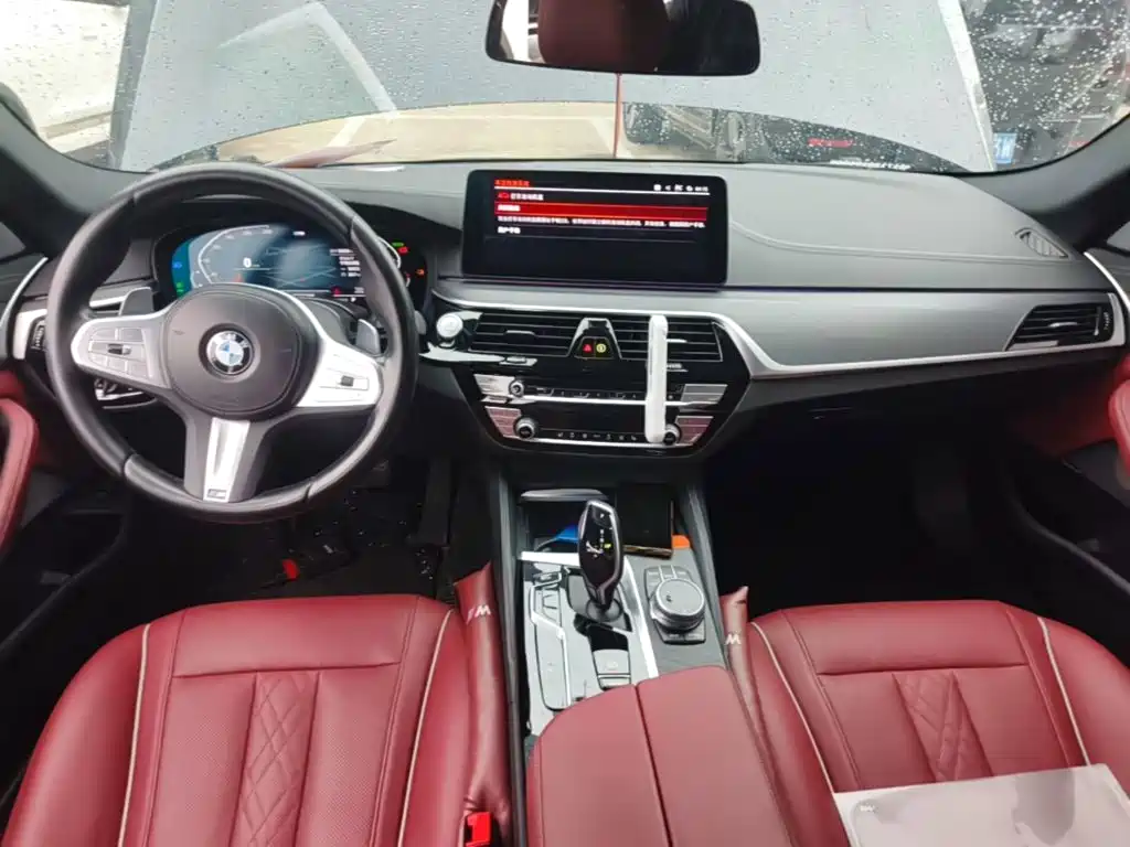 BMW 5 Series 2022 — фото 10