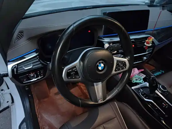BMW 5 Series 2022