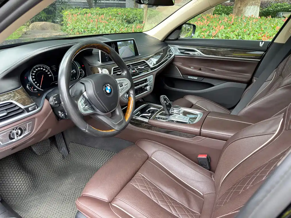BMW 7 Series 2017 — фото 3