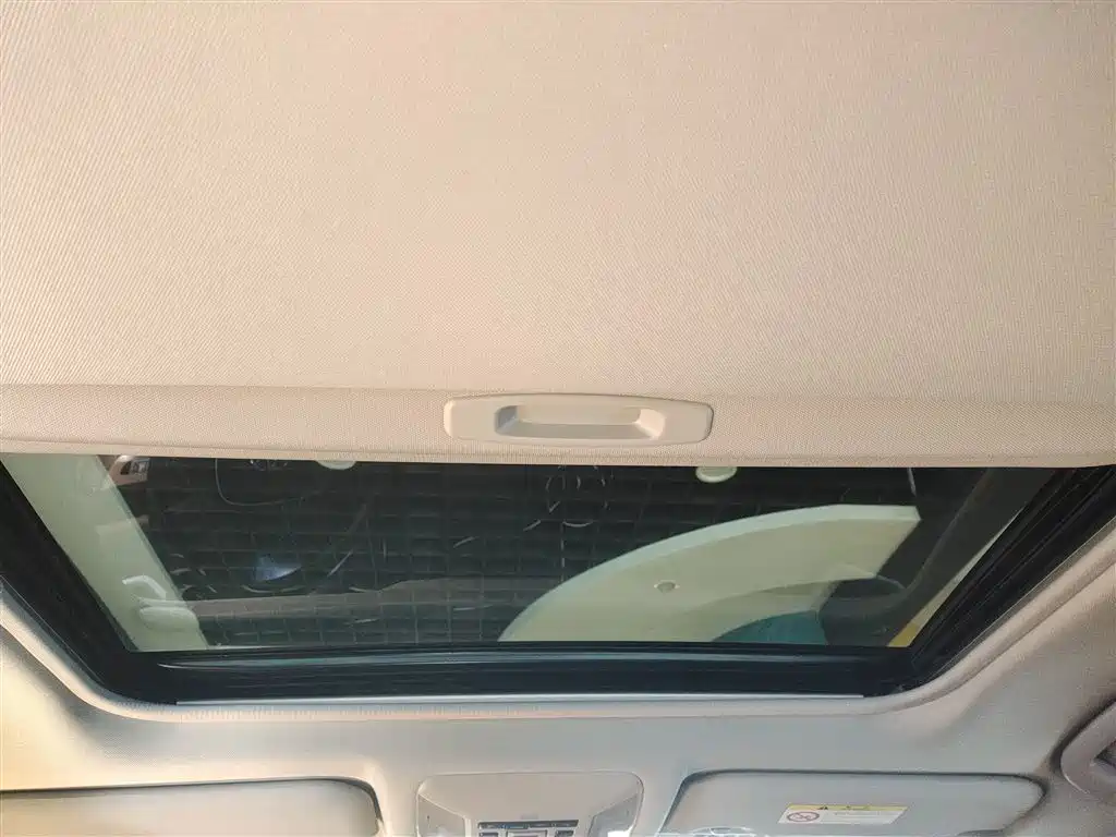 Toyota RAV4 2023 — фото 17