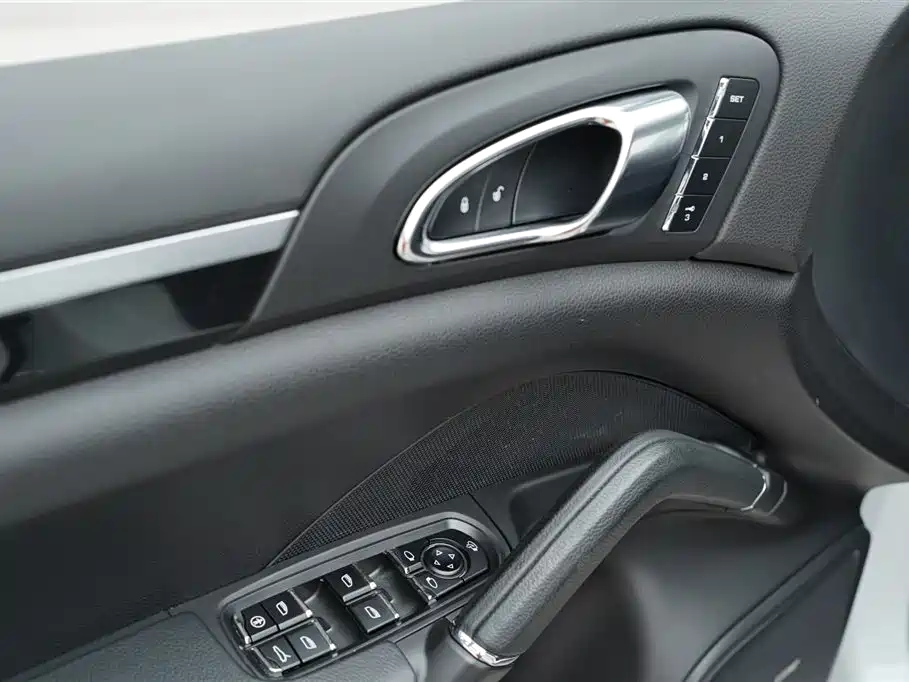 Porsche Cayenne 2013 — фото 11