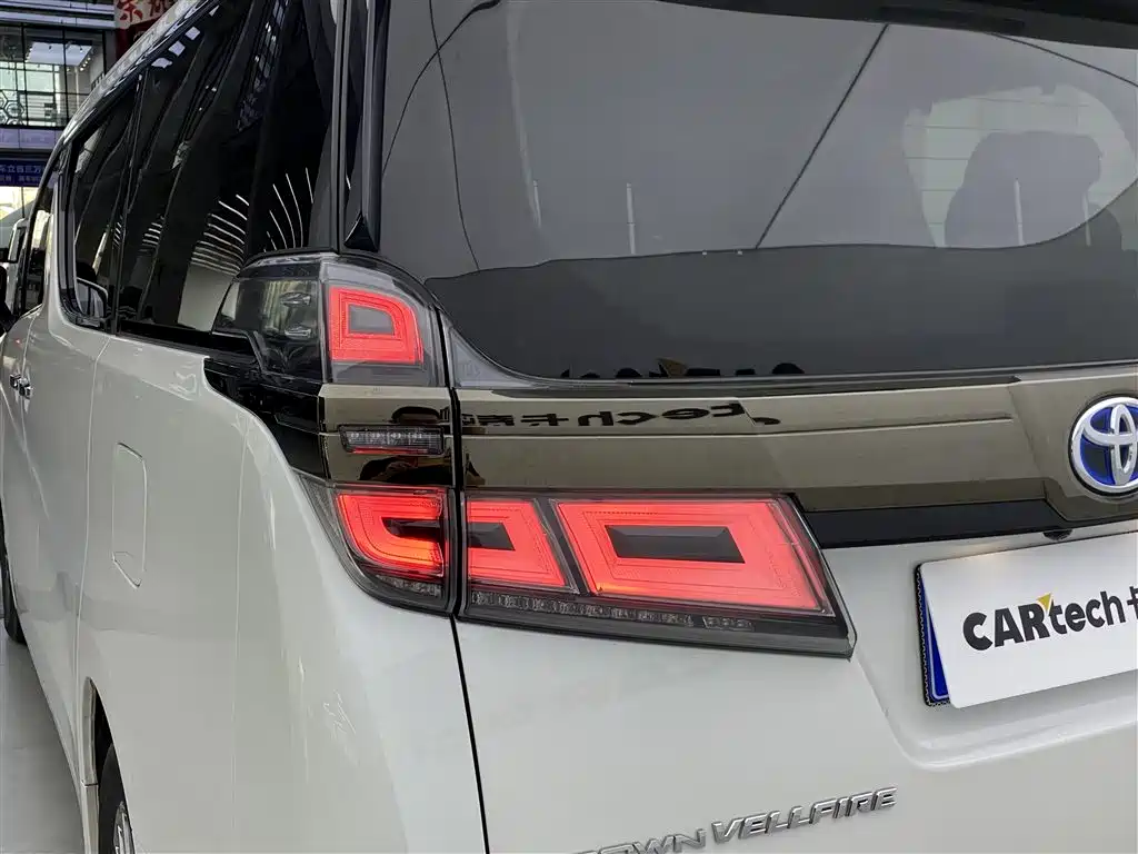 Toyota Vellfire 2023 — фото 12