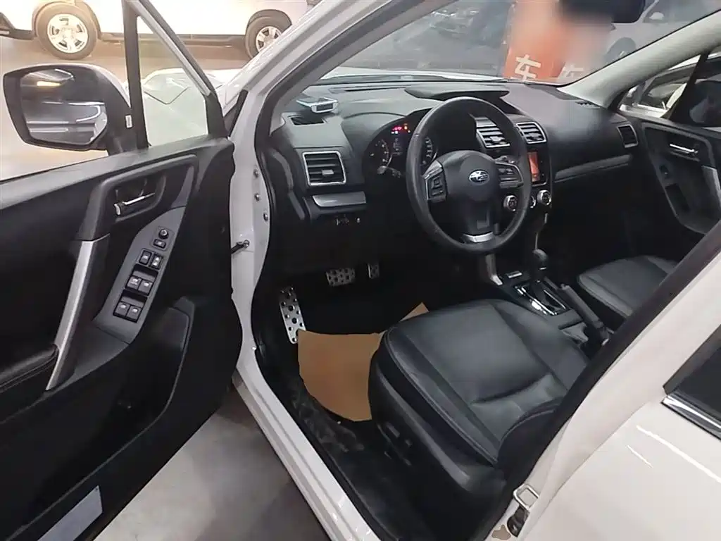 Subaru Forester 2015 — фото 16