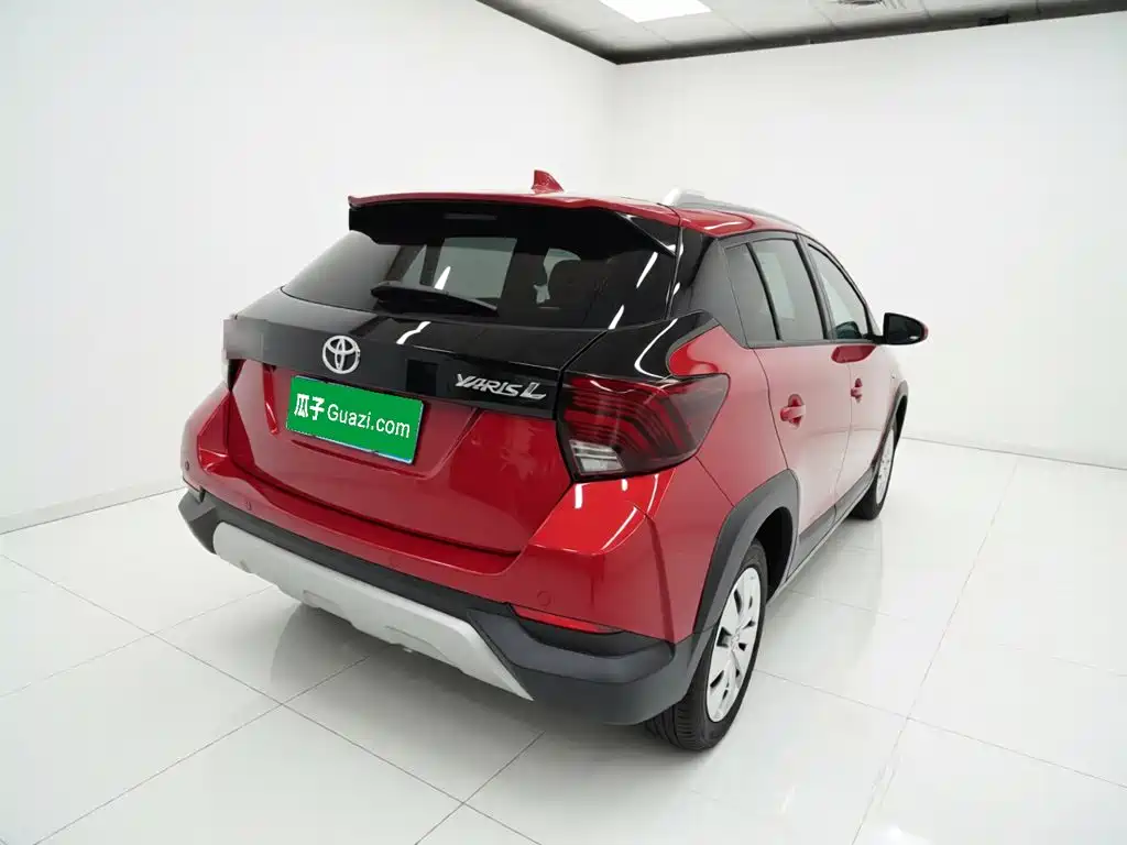 Toyota Yaris L 2021