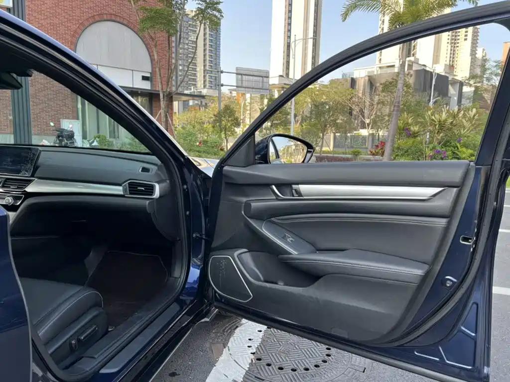 Honda Inspire 2022 — фото 15