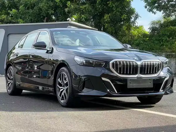 BMW i5 2025