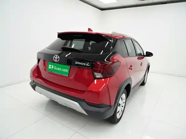 Toyota Yaris L 2021