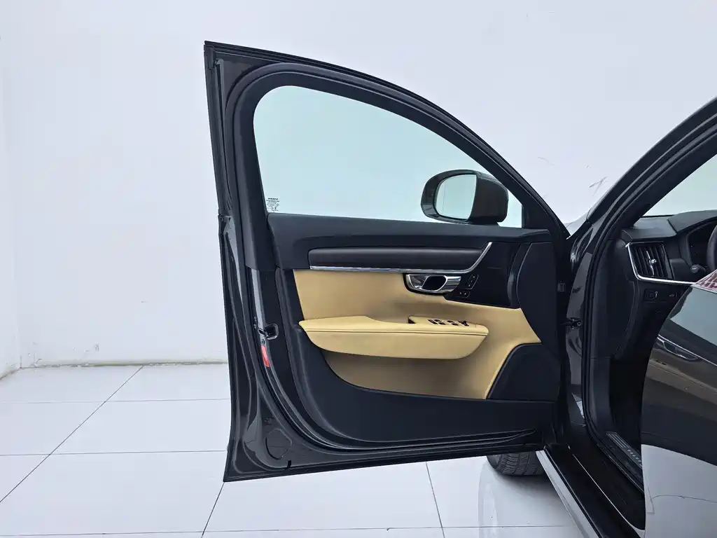 Volvo V90 2019 — фото 16