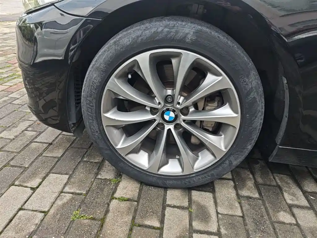 BMW 5 Series 2015 — фото 25