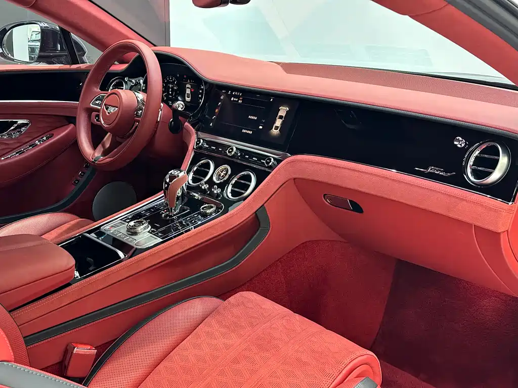 Bentley Continental PHEV 2025 — фото 10