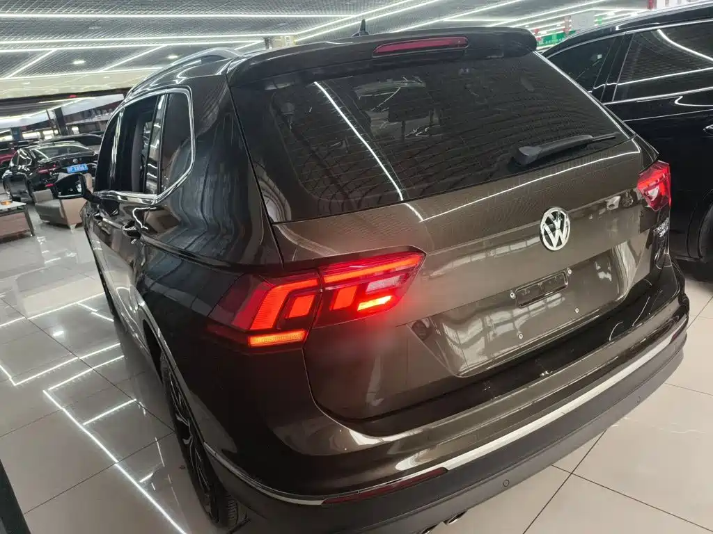 Volkswagen Tiguan L 2018 — фото 23