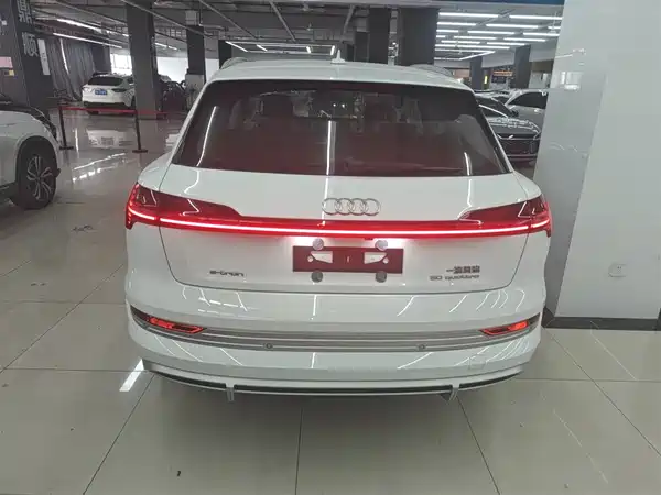 Audi e-tron 2021