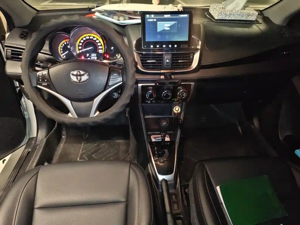Toyota Yaris L 2021 — фото 13