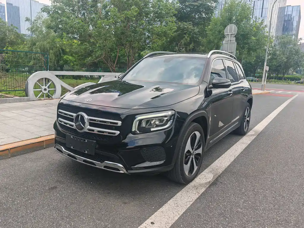 Mercedes-Benz GLB 2022 — фото 1