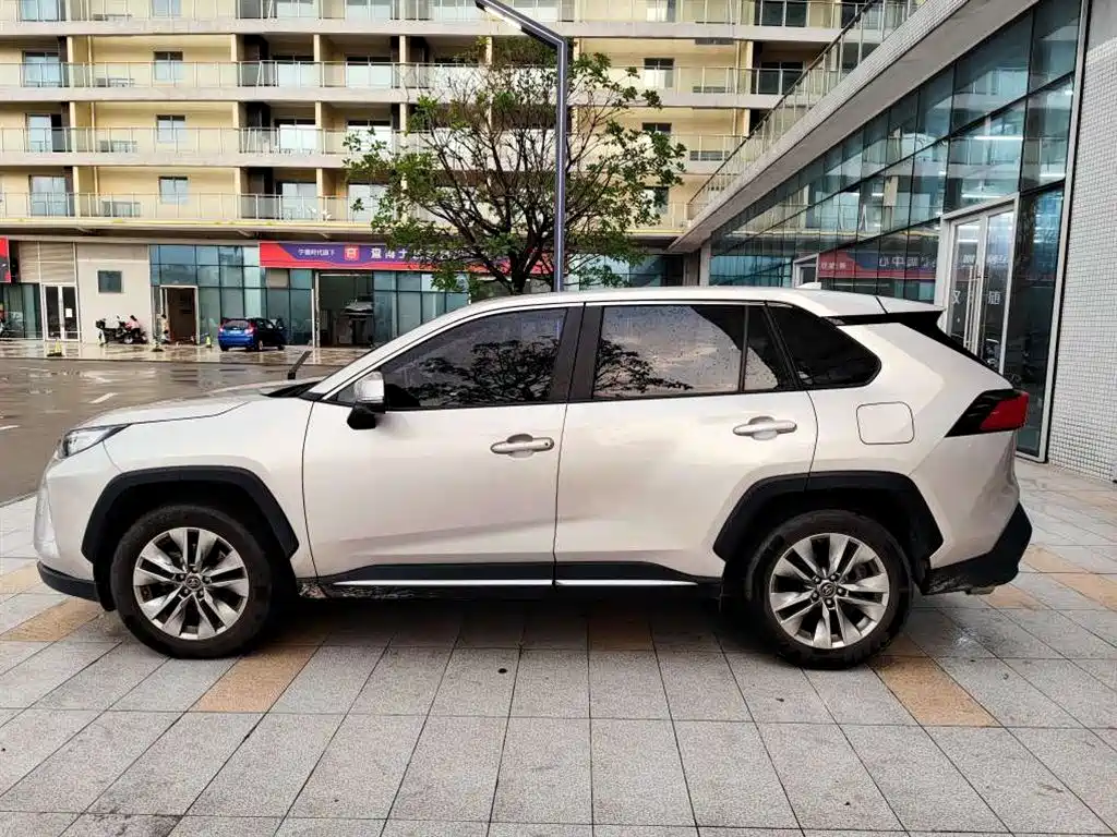 Toyota Wildlander 2022 — фото 3