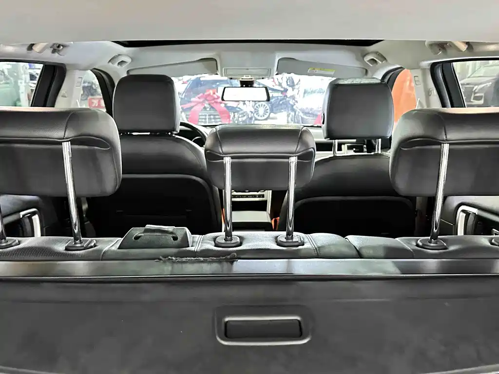 Land Rover Discovery Sport 2018 — фото 13