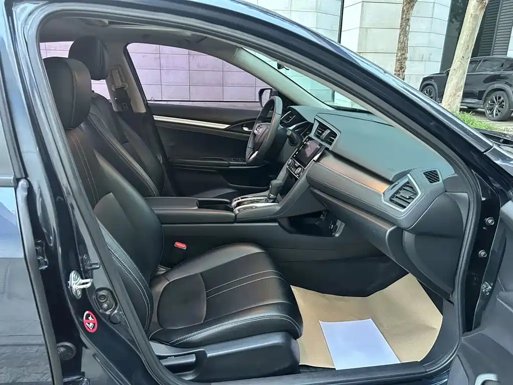 Honda Civic 2017 — фото 13