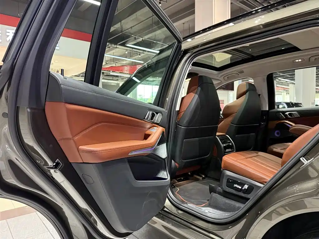 BMW X7 M60i 2023 — фото 15