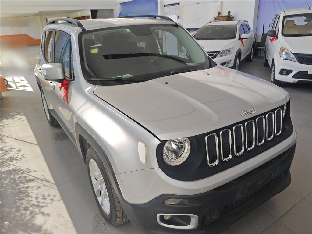 Jeep Renegade 2017 — фото 22